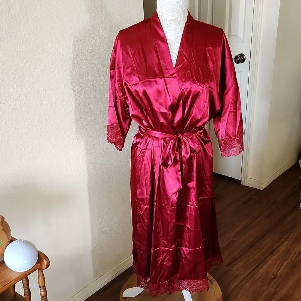 Sexy Chic Luxurios  Satin Red Robe Size Medium New With‎ Tags